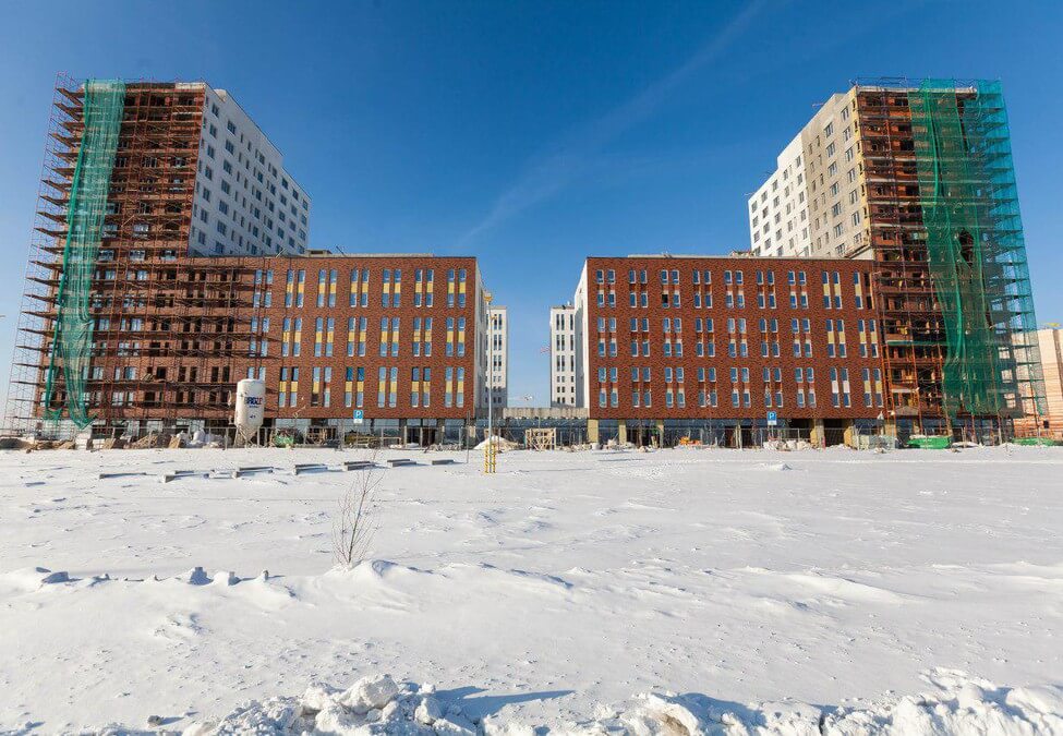 Продолжается остекление объекта "Солнечный 2.1" в г. Екатеринбург